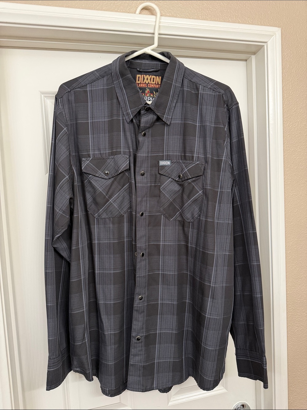 DIXXON ‘MURPHY’ Men’s Gray Plaid Long-Sleeve Button-Down Shirt